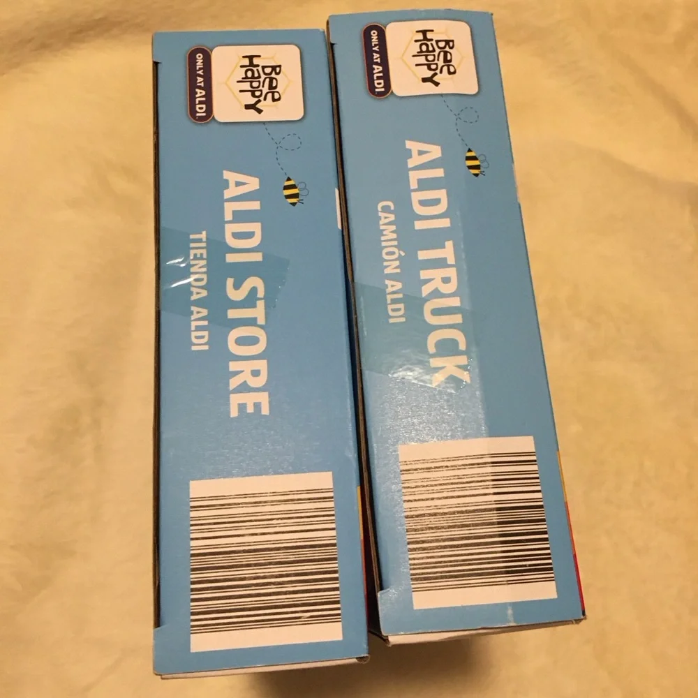 NIB ALDI Bee Happy ALDI Bricks Store and Truck
